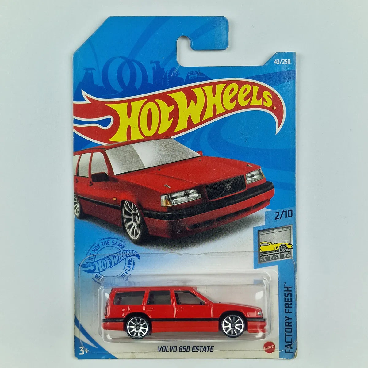 Hot Wheels Volvo 850 Estate Red