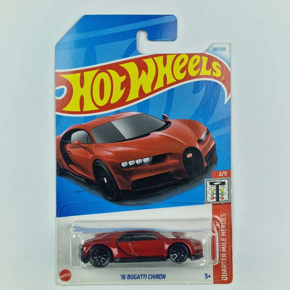 Hot Wheels 16 Bugatti Chiron Red
