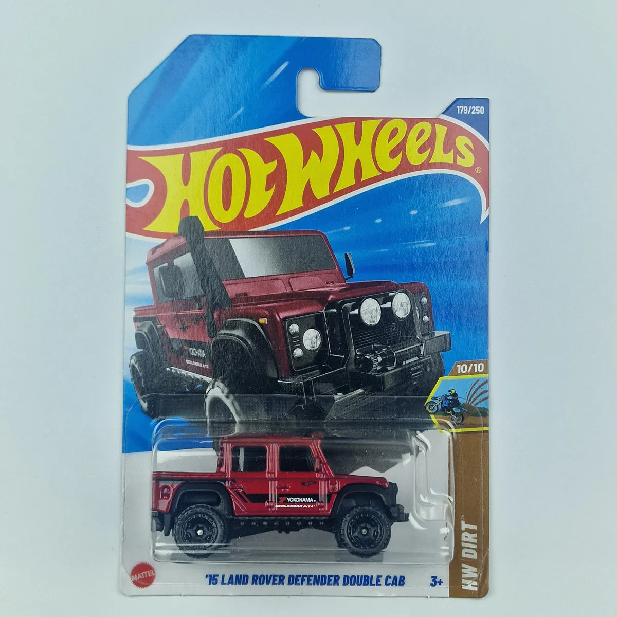 Hot Wheels 15 Land Rover Defender Double Cab Red