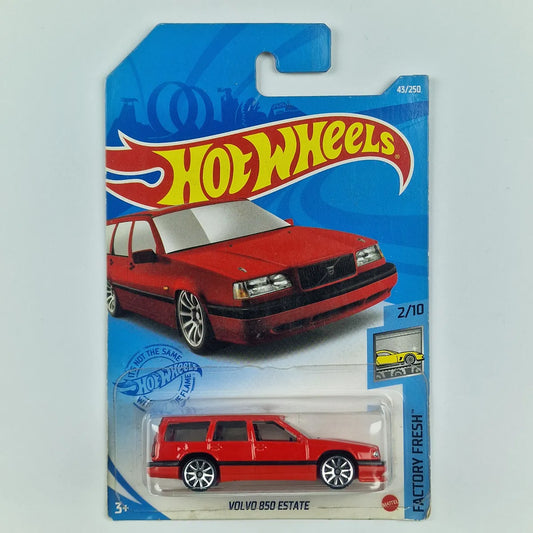 Hot Wheels Volvo 850 Estate Red