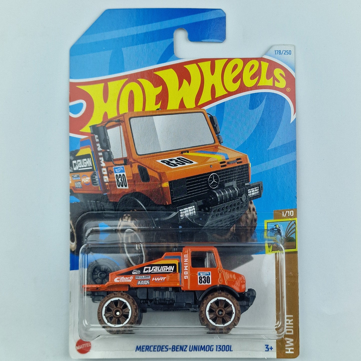 Hot Wheels Mercedes-Benz Unimog 1300L Orange