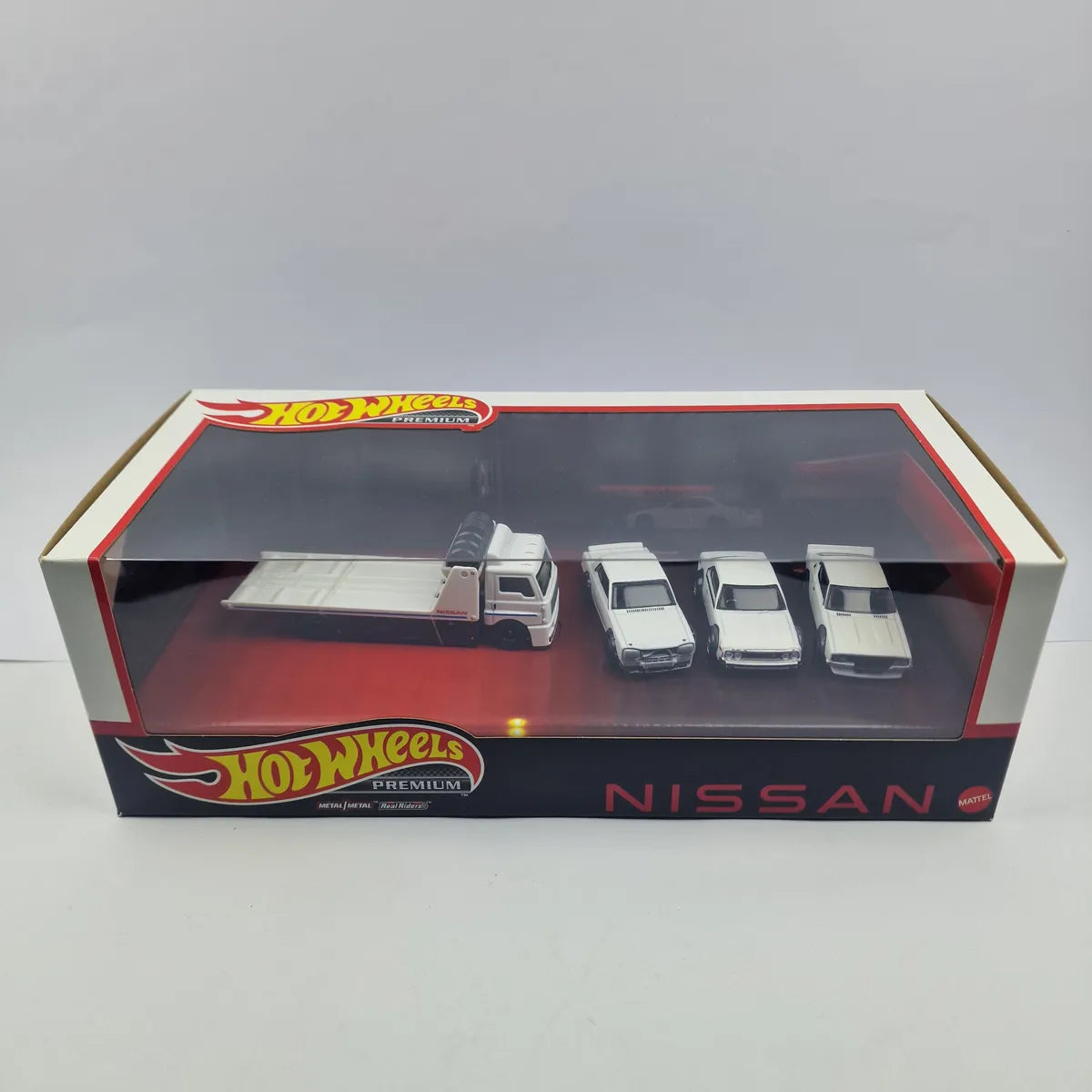 Hot Wheels Premium Display Set Nissan